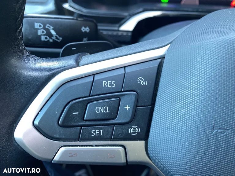 Volkswagen Polo 1.0 TSI DSG Life - 28