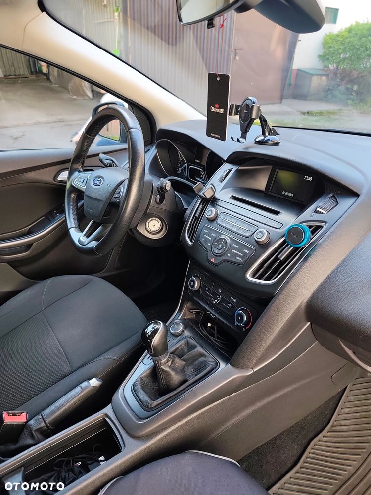 Ford Focus 1.6 Trend - 16
