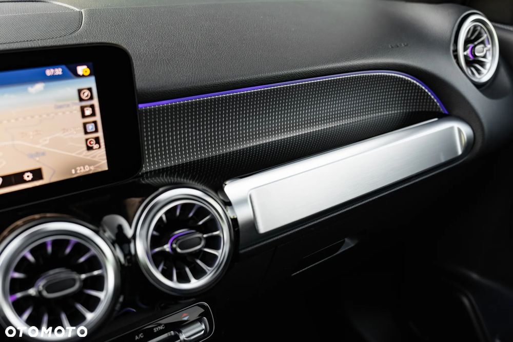Mercedes-Benz GLB 250 Style 8G-DCT - 32