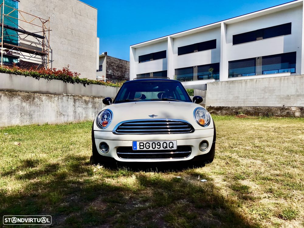 MINI 3 Portas Cooper D - 28