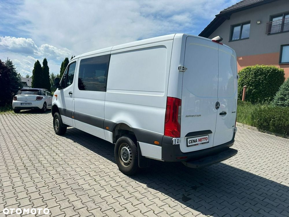 Mercedes-Benz Sprinter - 4