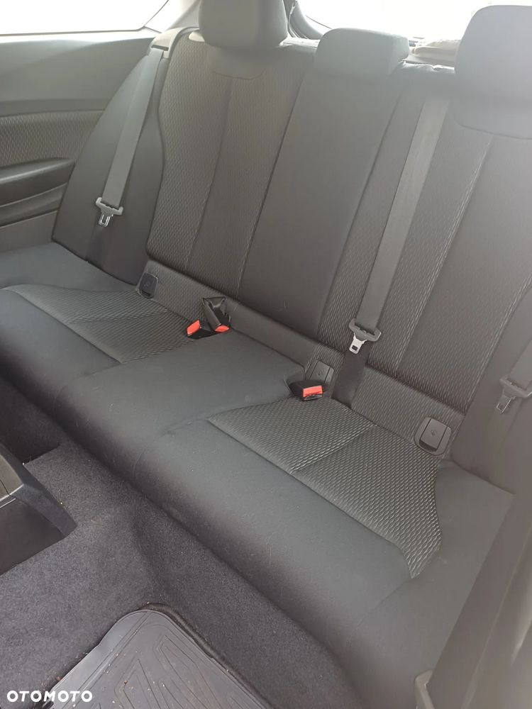 BMW Seria 1 114i - 23