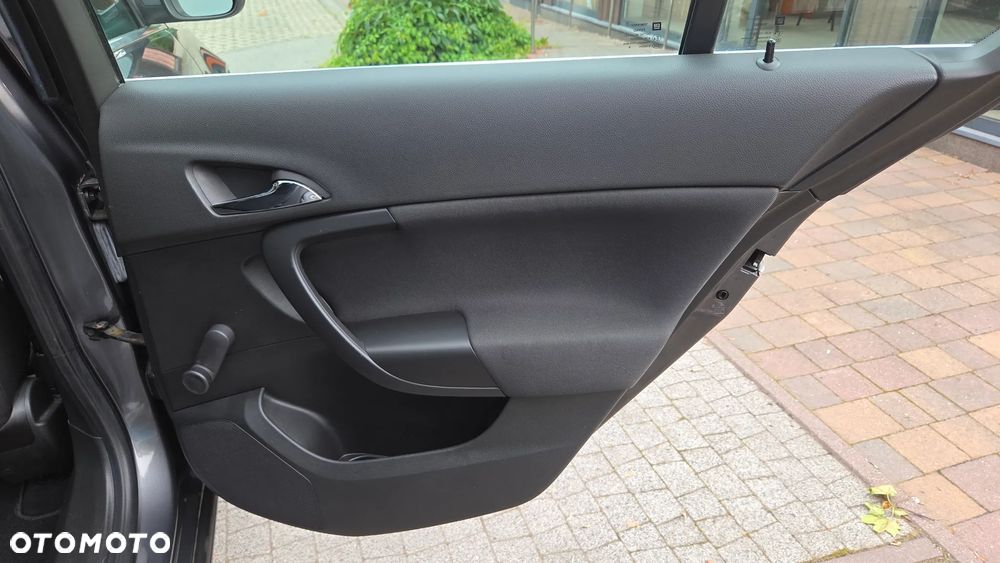 Opel Insignia 1.8 Cosmo - 33