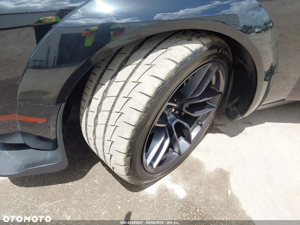 Dodge Challenger 6.4 Scat Pack - 13