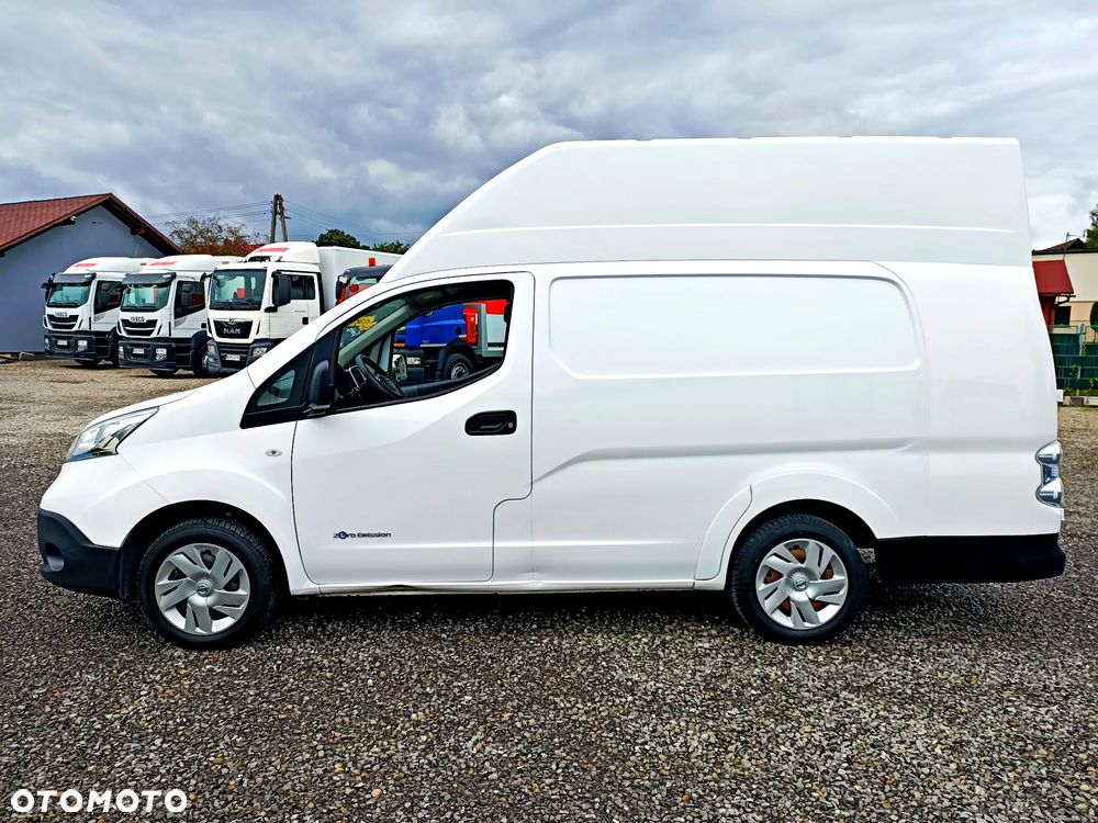Nissan ENV 200 Maxi - 4