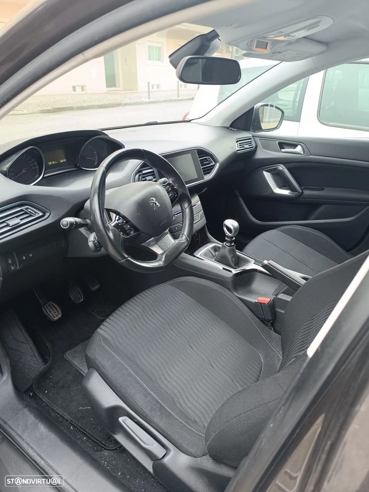 Peugeot 308 1.6 e-HDi Active - 1