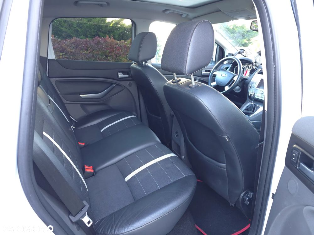 Ford Kuga 2.0 TDCi Titanium FWD - 16