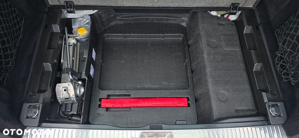 Mercedes-Benz Klasa C 320 CDI DPF 7G-TRONIC Avantgarde - 21