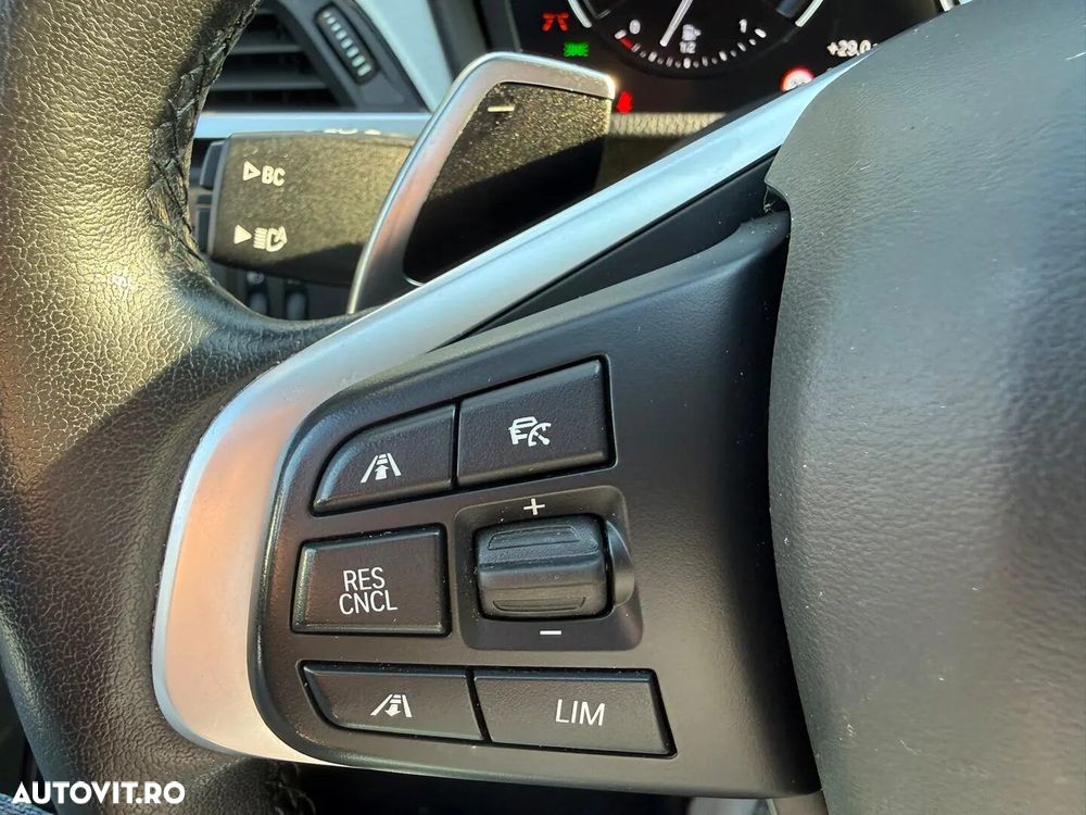 BMW X1 xDrive20i AT - 13