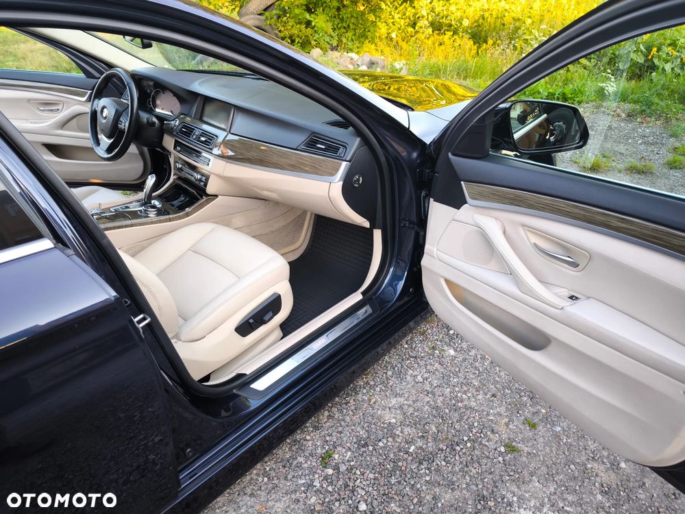 BMW Seria 5 520d xDrive Modern Line - 19