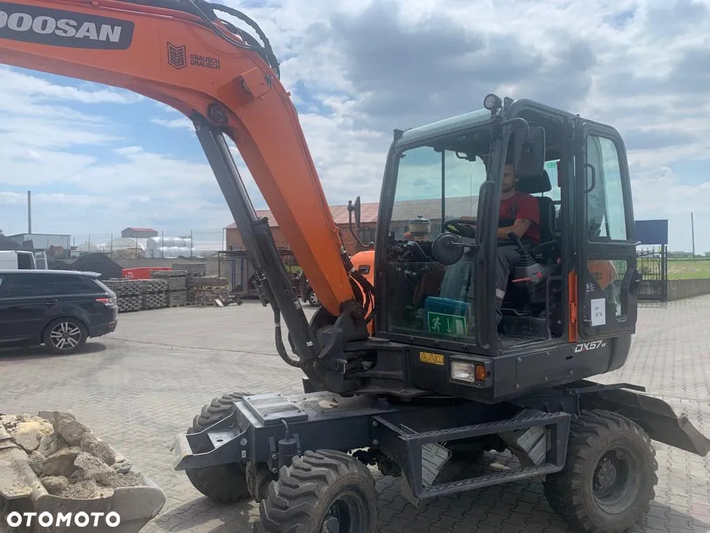 Doosan DX57 - 9
