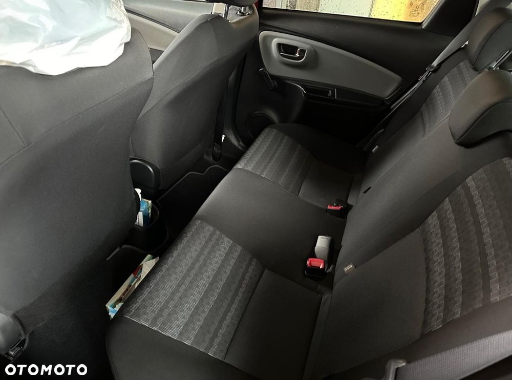 Toyota Yaris 1.33 Premium - 4