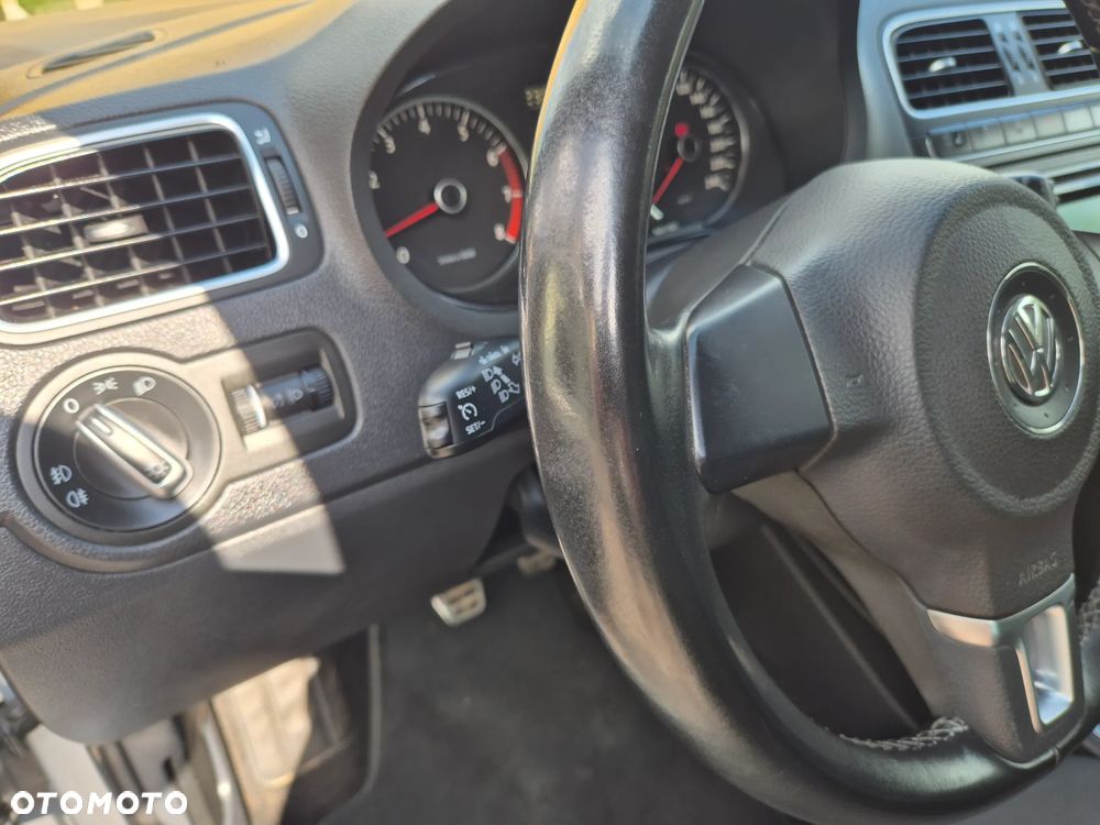Volkswagen Polo 1.4 16V Highline - 17