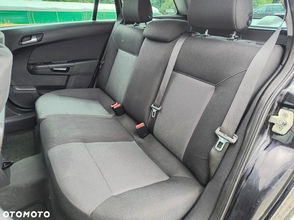 Opel Astra 1.8 Caravan Edition - 10