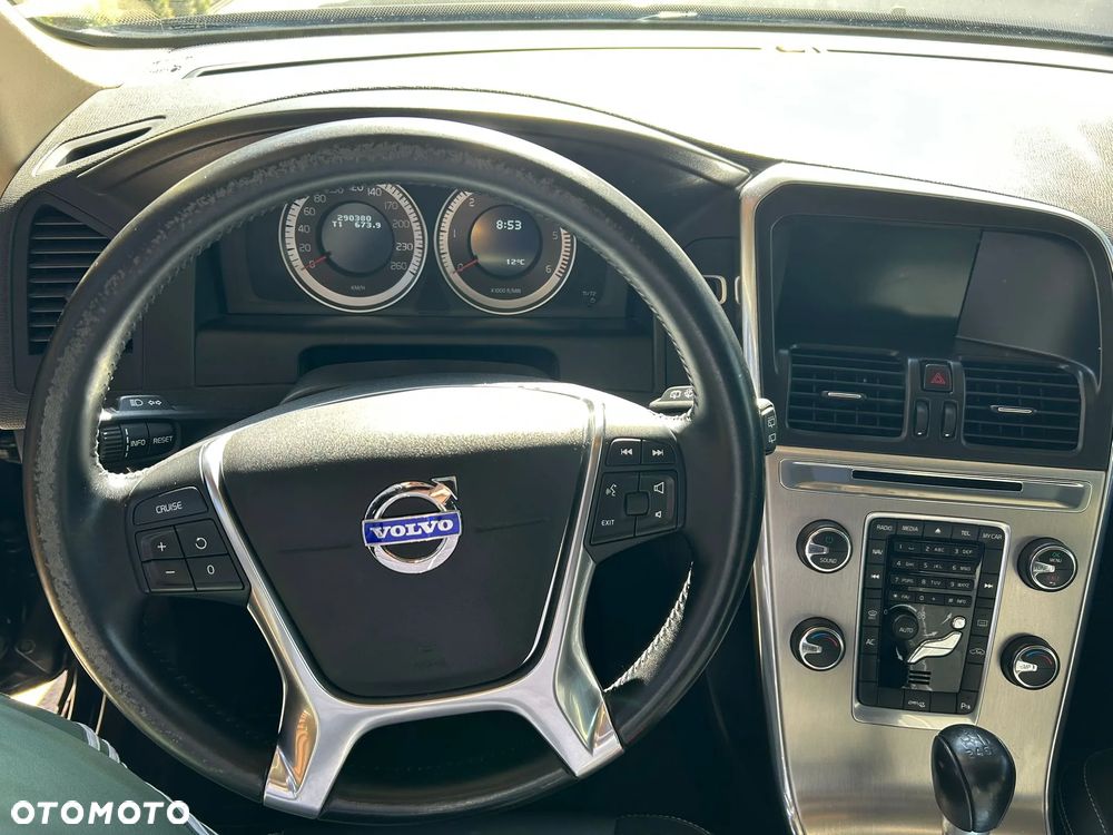 Volvo XC 60 D4 Momentum - 10