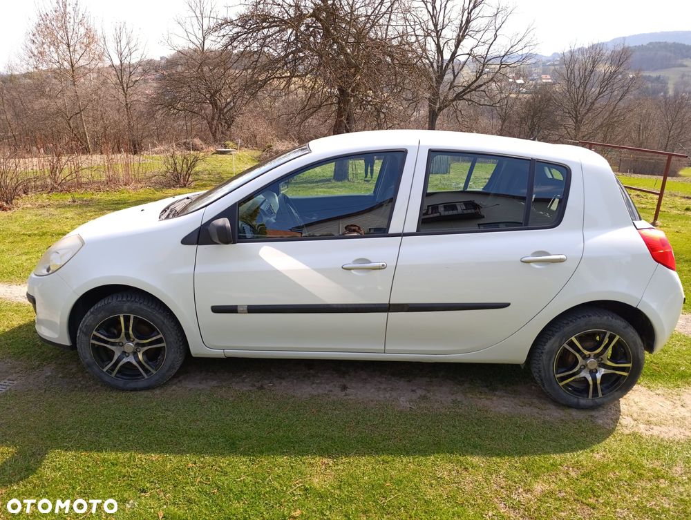 Renault Clio - 1