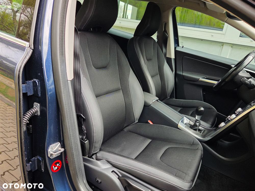 Volvo XC 60 D4 Momentum - 16