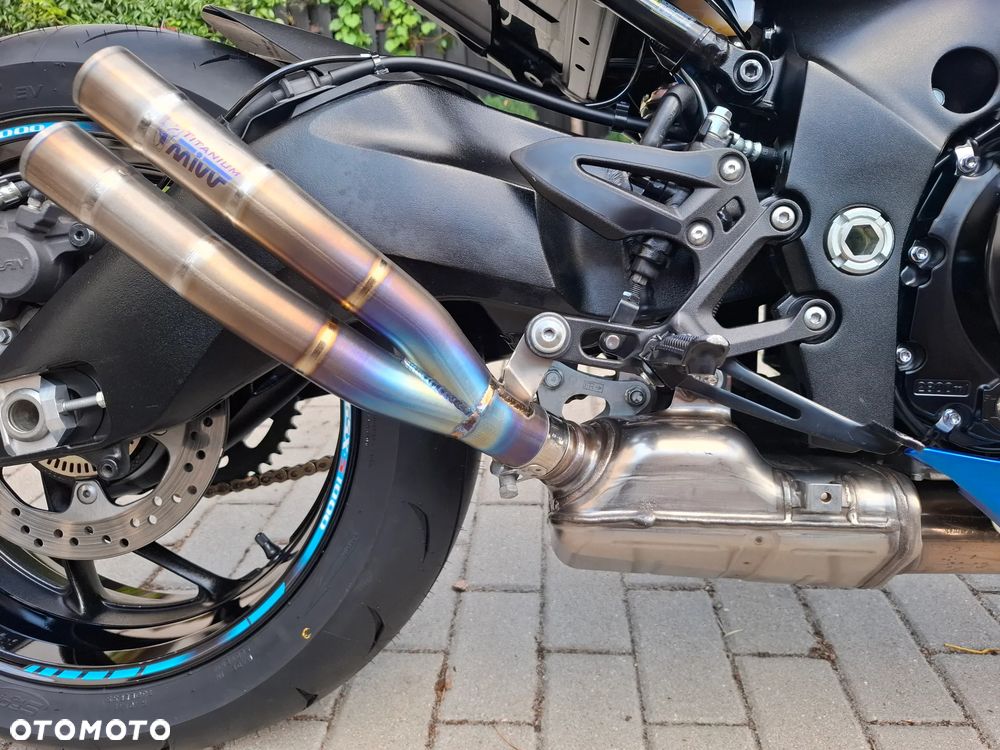 Suzuki GSX 1000 - 21