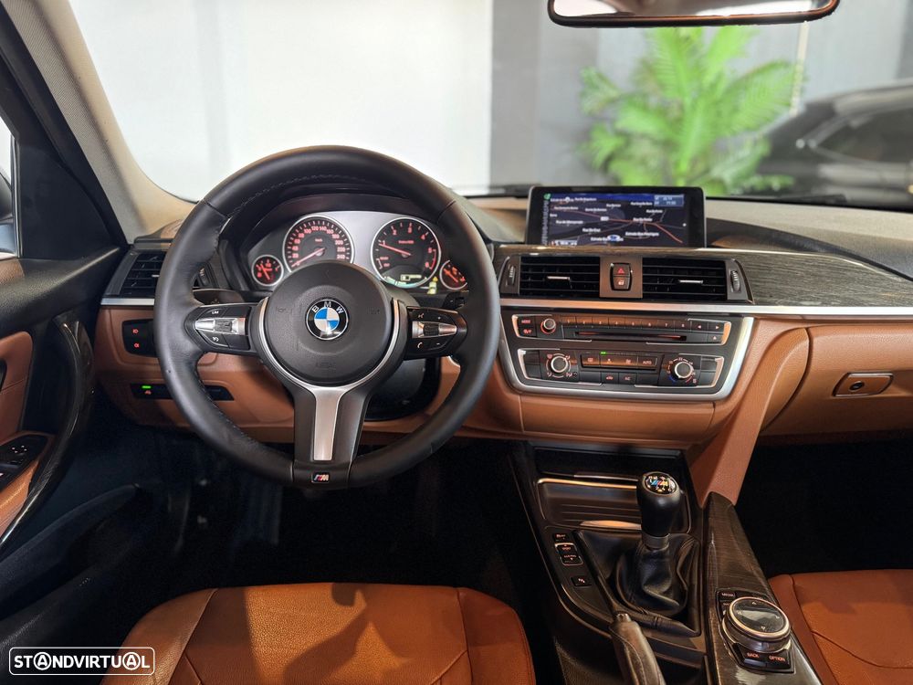 BMW 320 d EfficientDynamics Line Luxury - 37