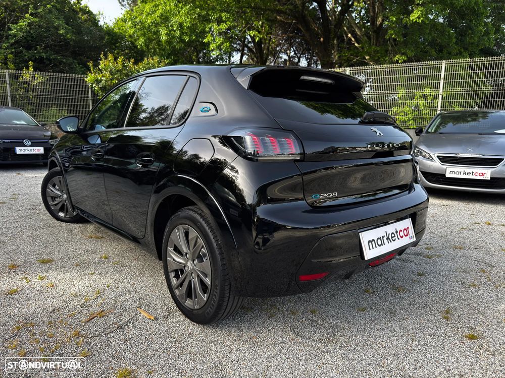 Peugeot e-208 Allure - 12