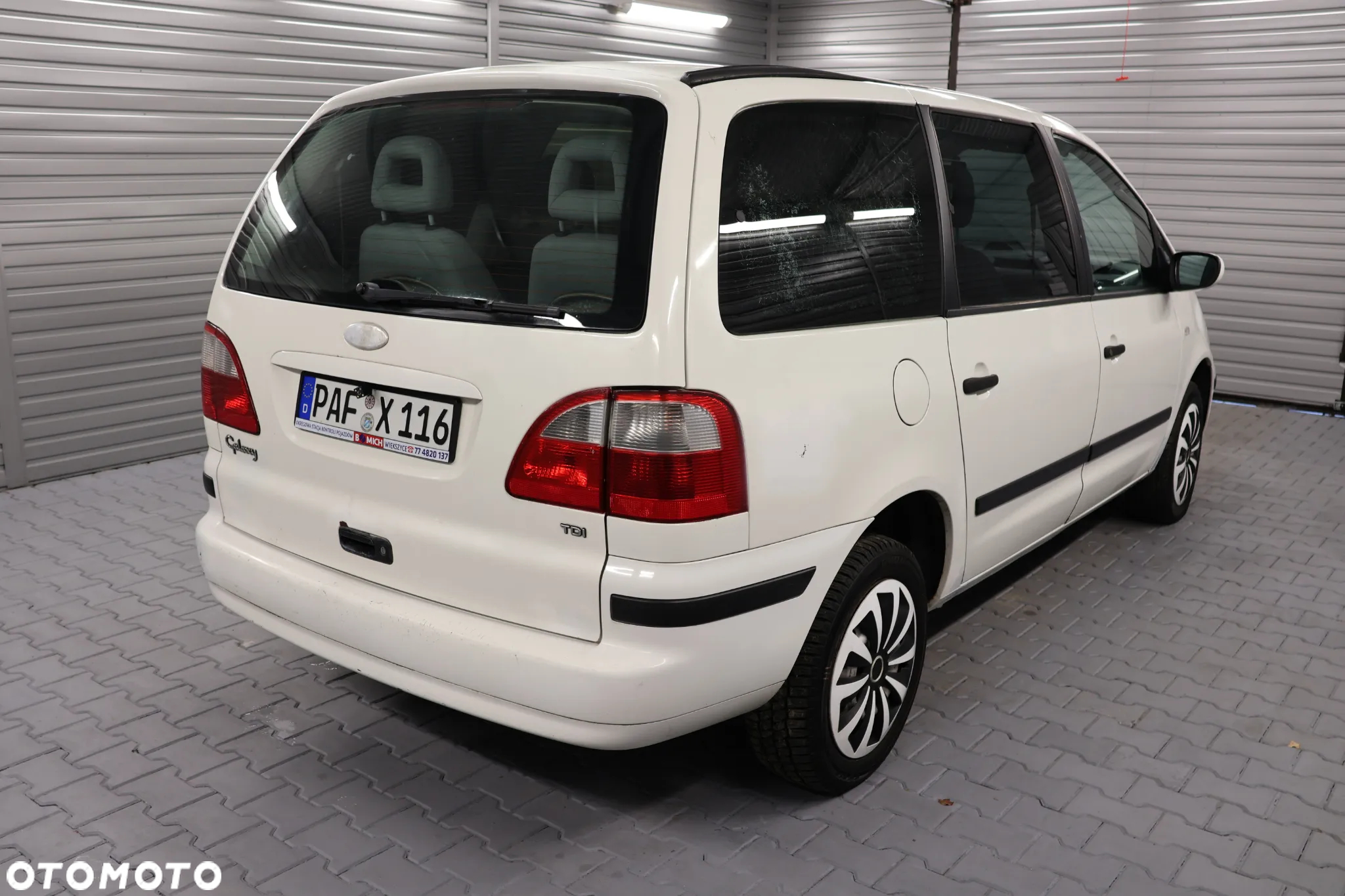 Ford Galaxy 1.9 TDI Ambiente - 3