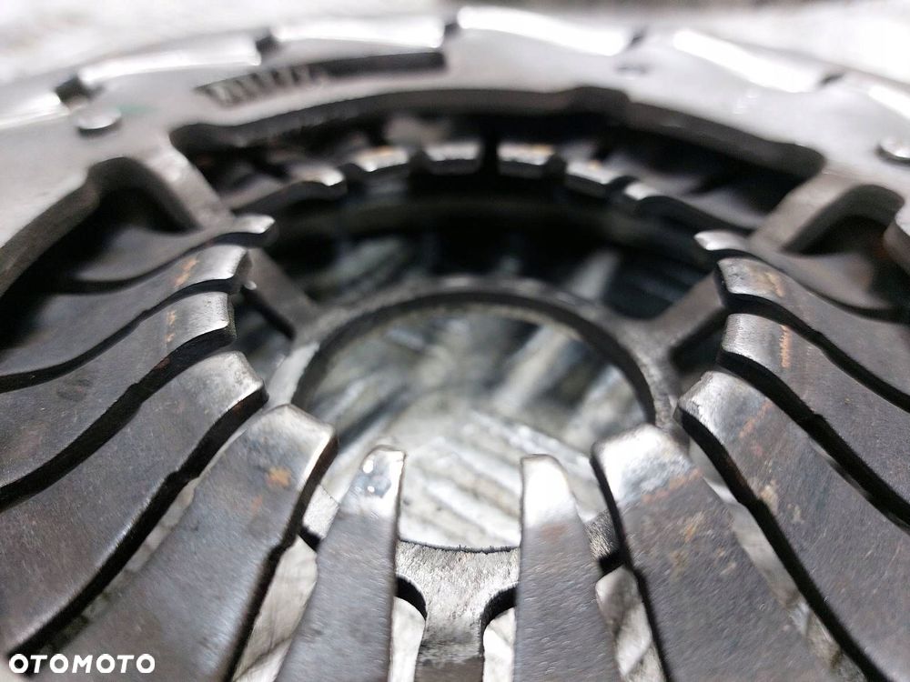 KOŁO DWUMASOWE + TARCZA + DOCISK + ŁOŻYSKO OPOROWE BMW F10 520d 2.0 D - 5