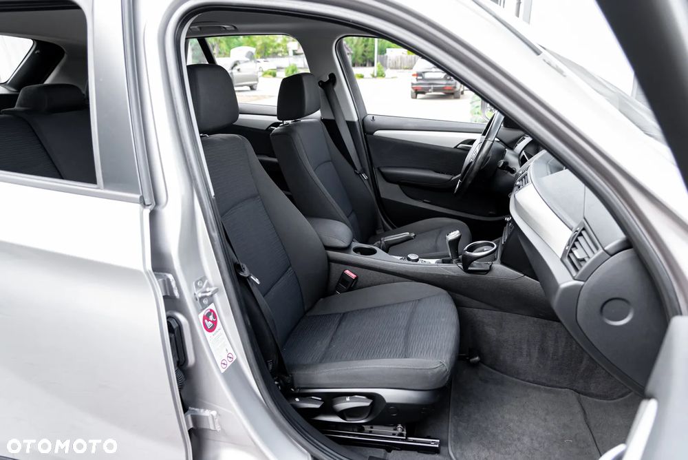 BMW X1 sDrive18d - 23