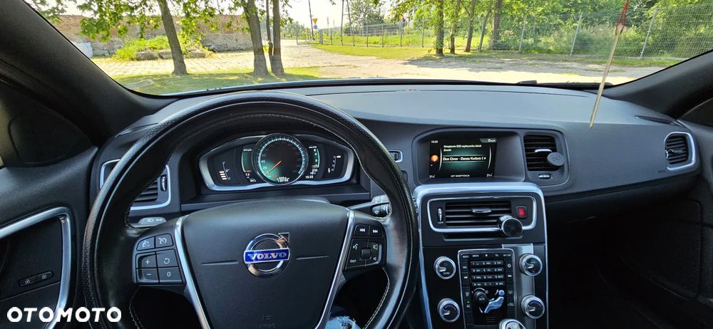 Volvo V60 T3 Momentum - 18