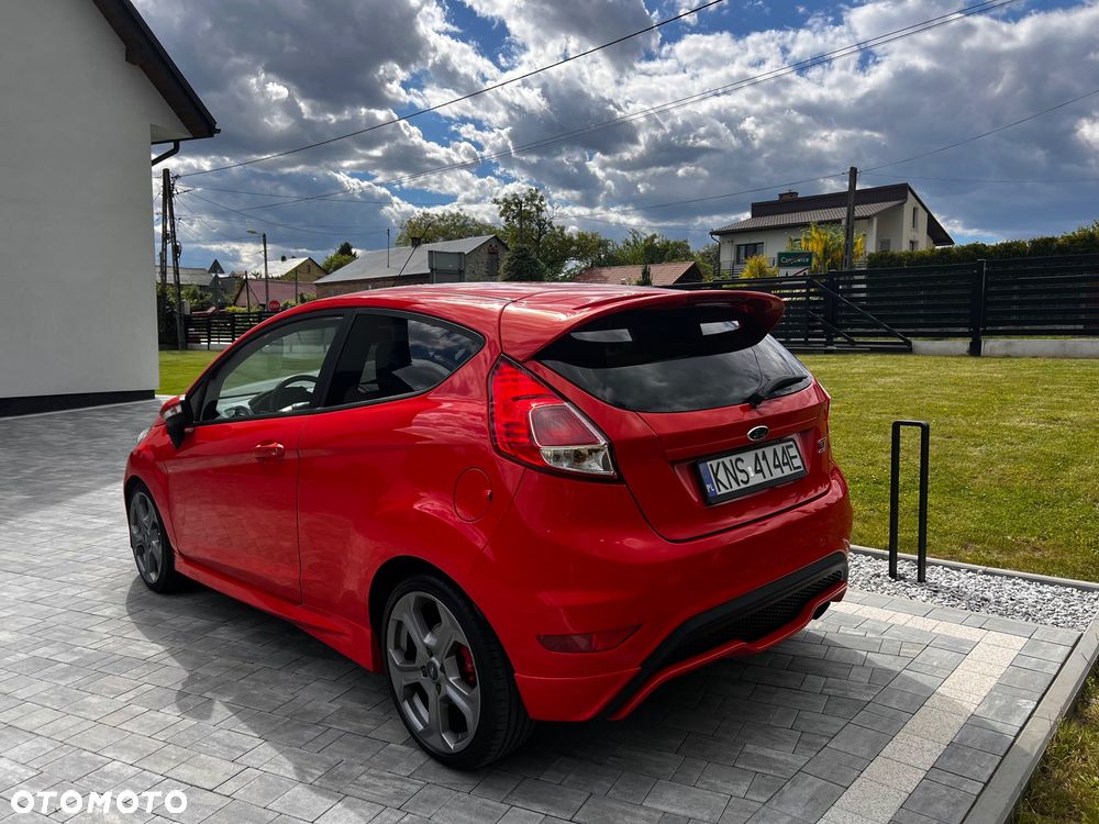 Ford Fiesta ST2 - 5