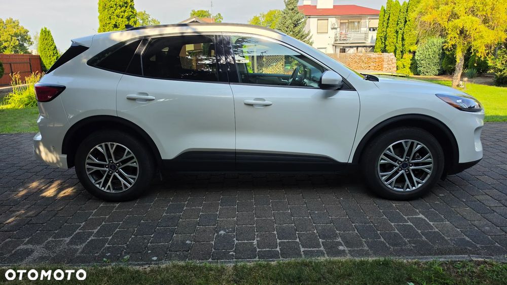 Ford Kuga - 4