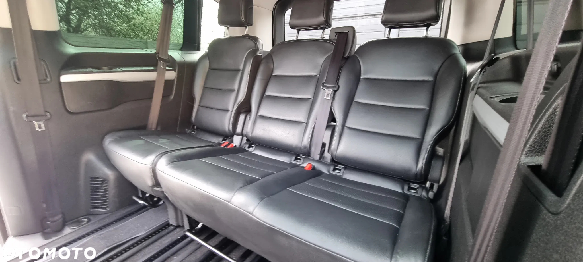Peugeot Traveller 2.0 BlueHDi Long Business Vip - 17