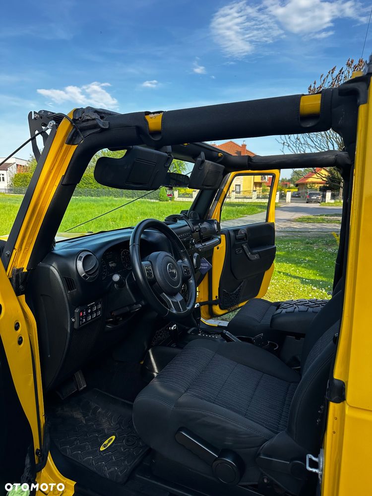 Jeep Wrangler 3.8 Sport - 23