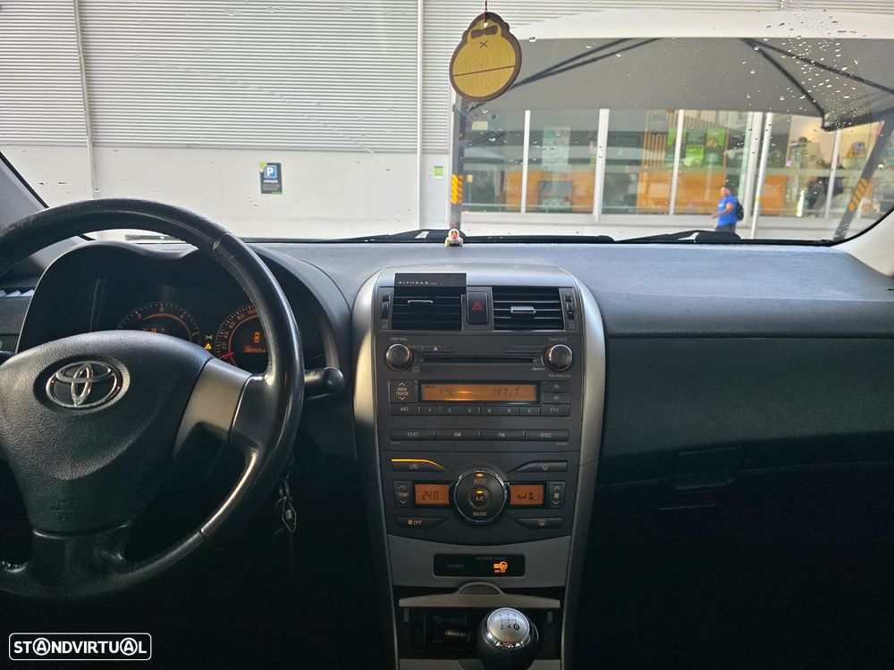 Toyota Corolla 1.4 D-4D - 9