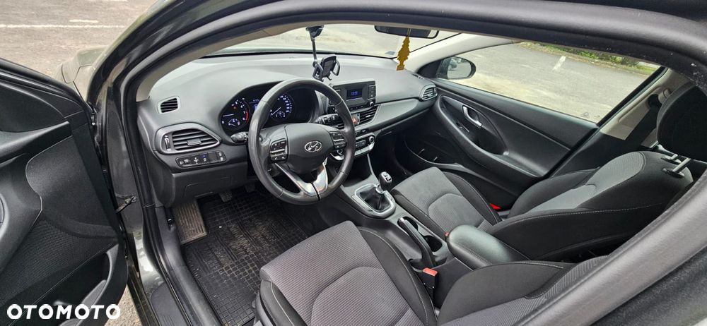 Hyundai i30 1.5 DPI Classic + - 19