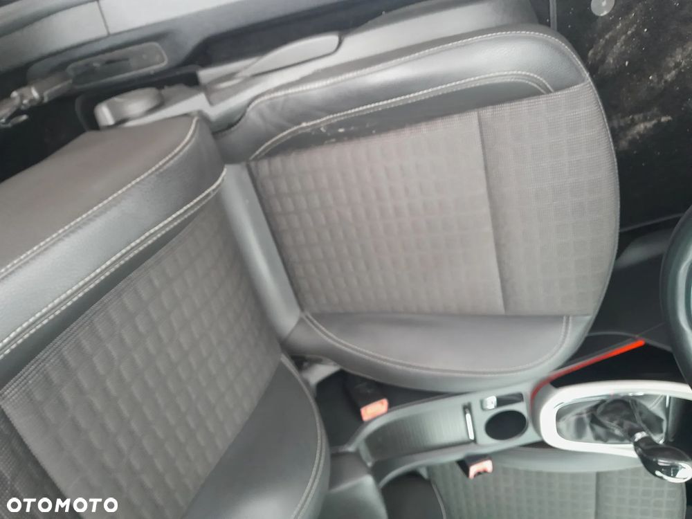 Opel Astra 1.6 Turbo Edition - 11