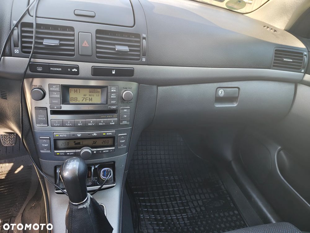 Toyota Avensis 1.8 VVT-i Sol - 8