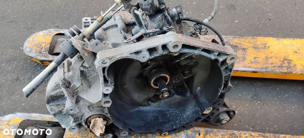 Opel ASTRA 3 H III 1.9 cdti z19DT Manualna skrzynia biegów - 1