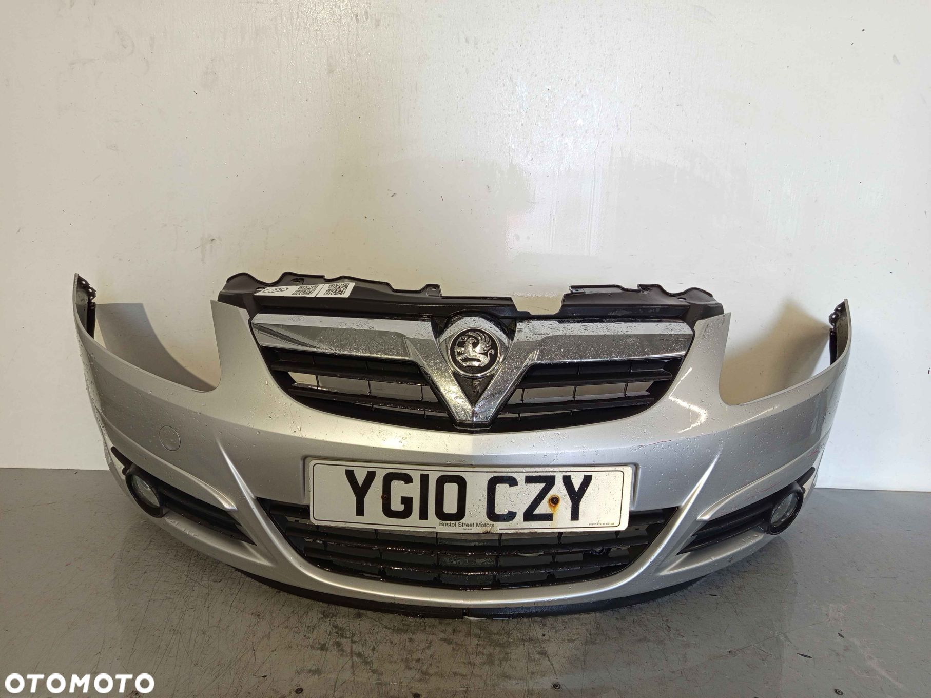 ^ ZDERZAK PRZÓD PRZEDNI OPEL CORSA D Z157 SREBRNY HALOGENY - 1