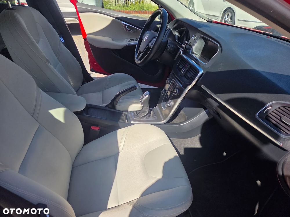 Volvo V40 D4 You - 8