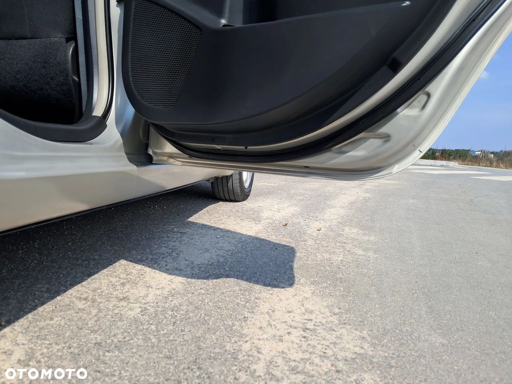 Toyota Yaris 1.33 Sol - 31