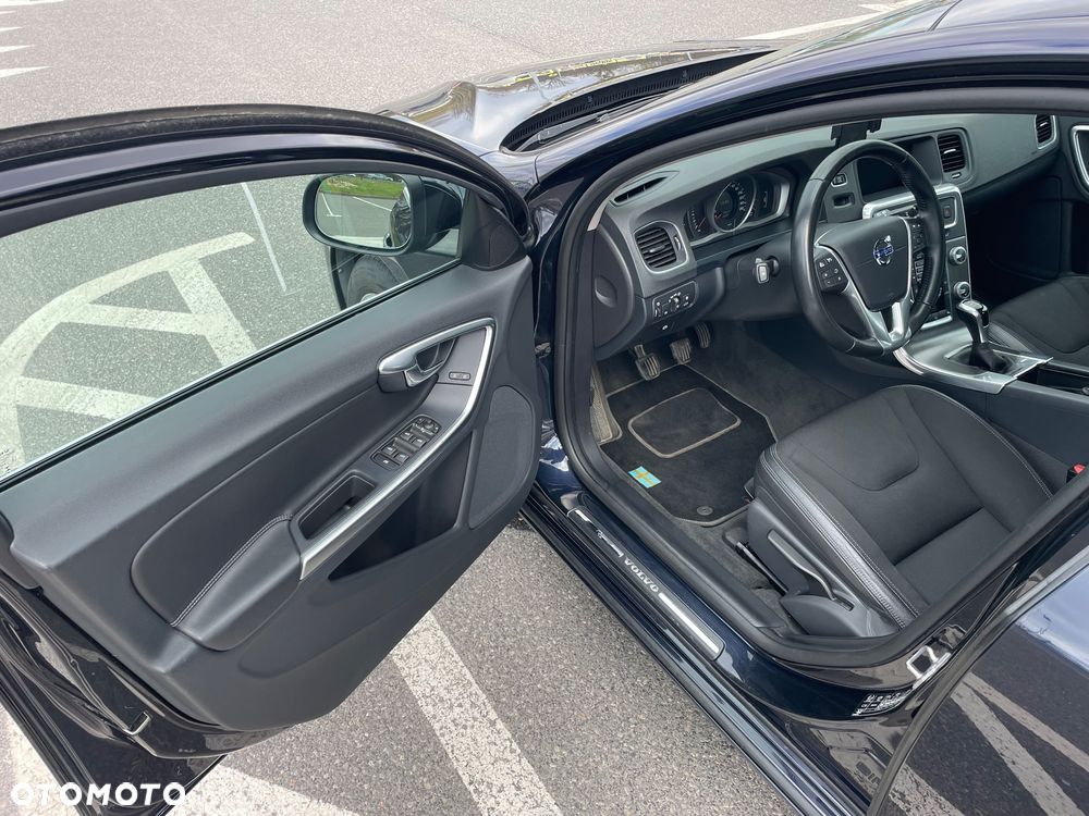 Volvo V60 D3 Momentum - 16