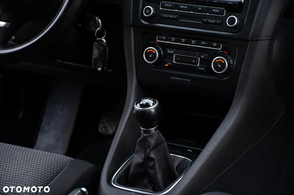 Volkswagen Golf 1.6 Comfortline - 29
