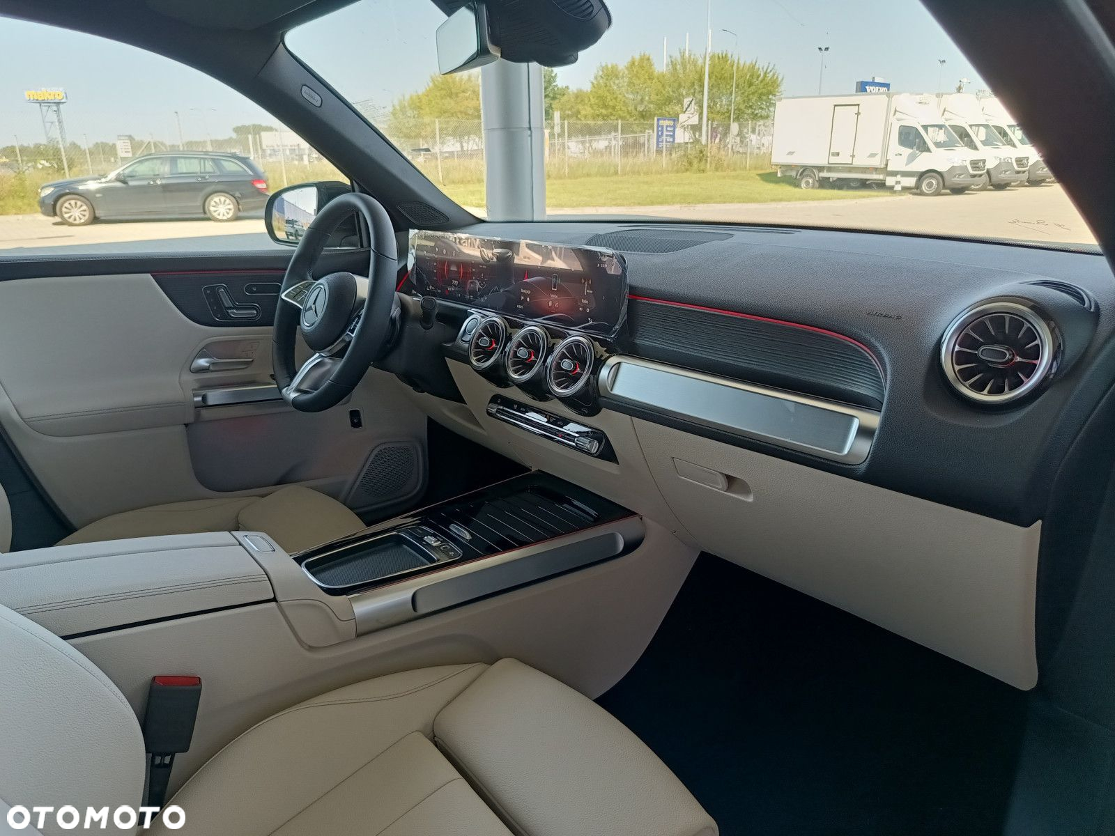 Mercedes-Benz GLB - 25