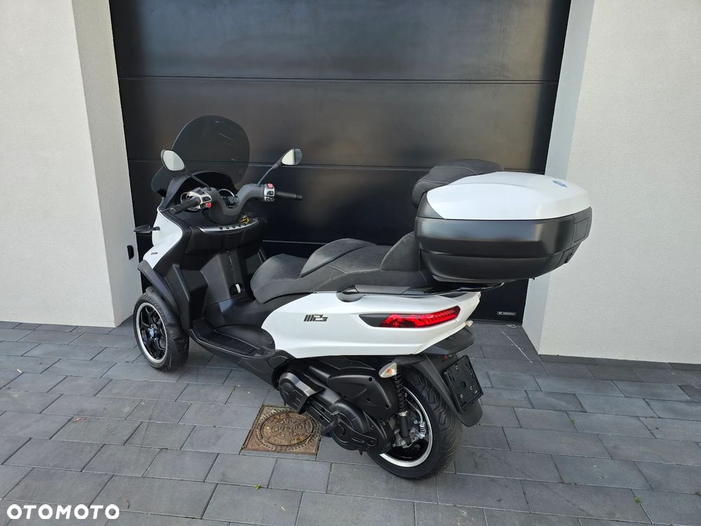 Piaggio MP-3 - 11