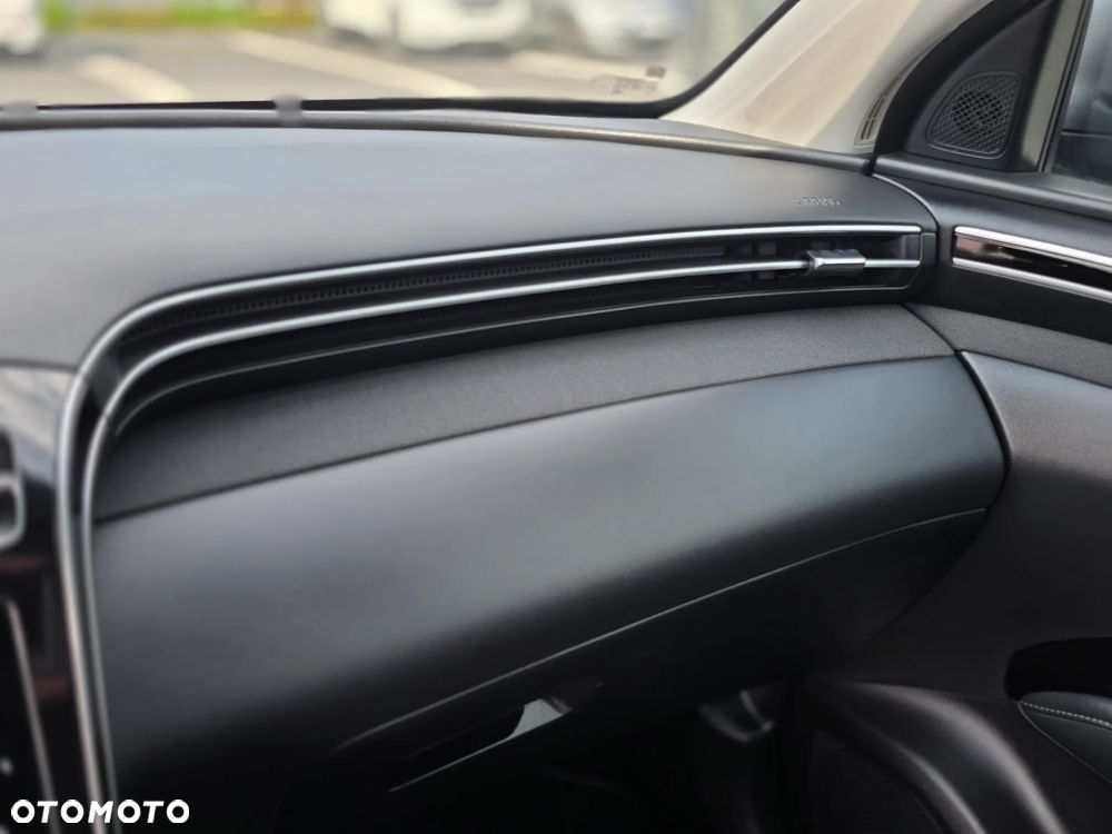 Hyundai Tucson 1.6 T-GDi HEV Executive 2WD - 29