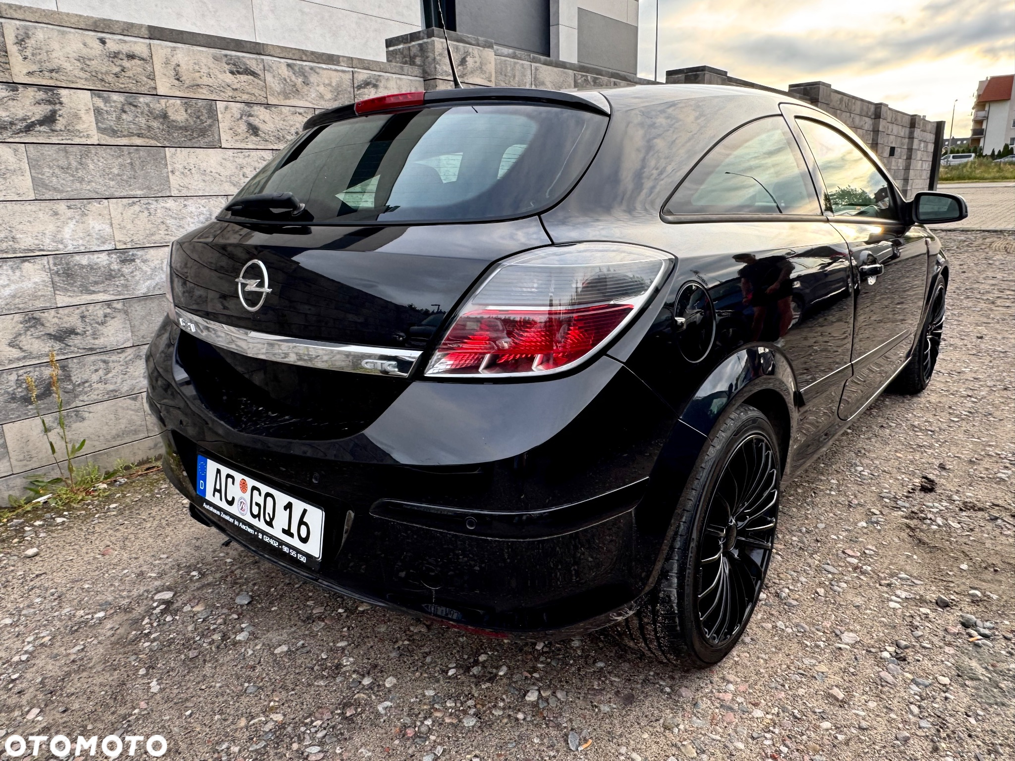 Opel Astra GTC 1.6 - 6