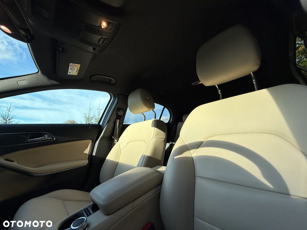 Mercedes-Benz GLA 250 4-Matic - 17