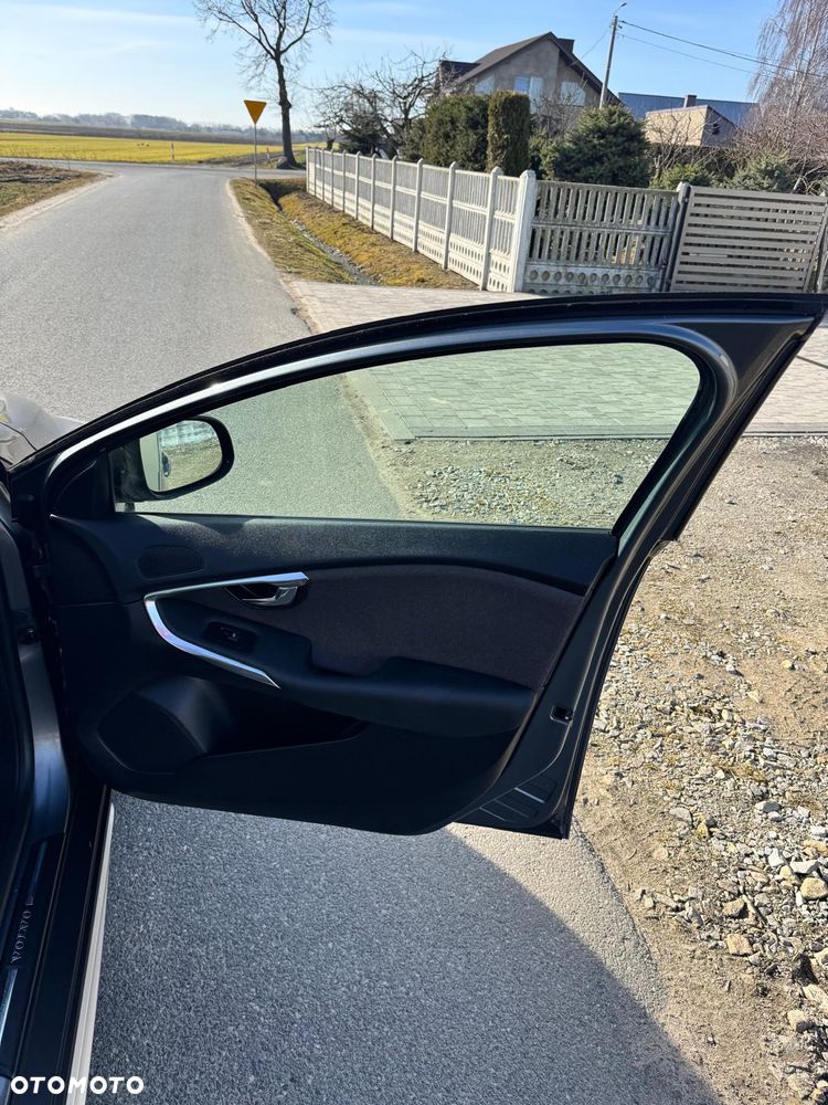 Volvo V40 Cross Country D3 Momentum - 12