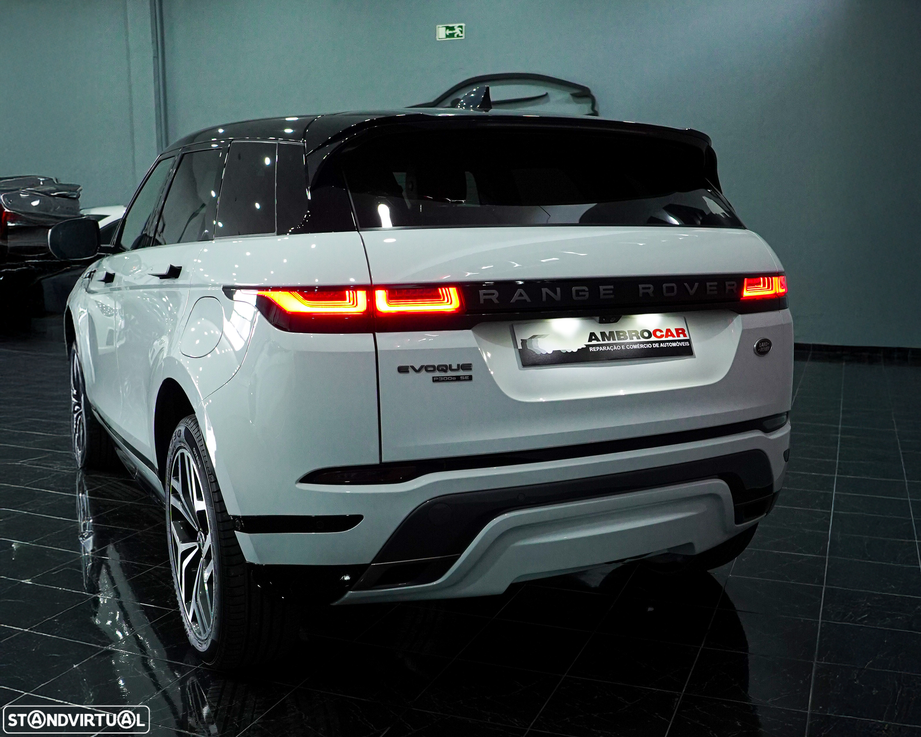 Land Rover Range Rover Evoque 1.5 P300e AWD R-Dynamic SE Auto - 6