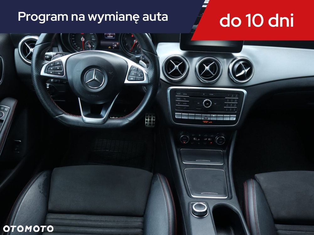 Mercedes-Benz GLA - 9